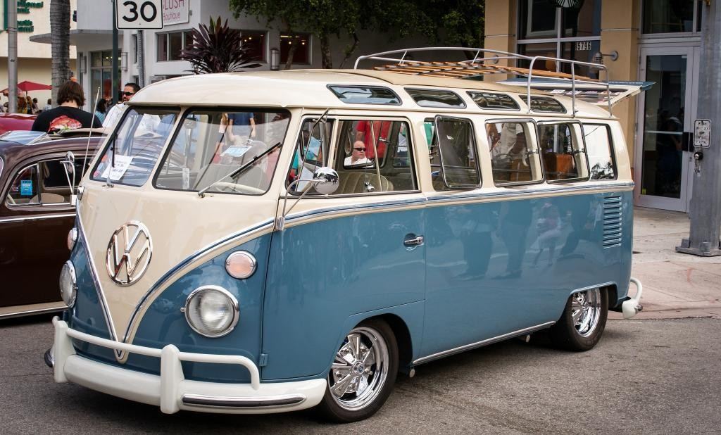 1964 Volkswagen Bus/Vanagon 21 Window Deluxe