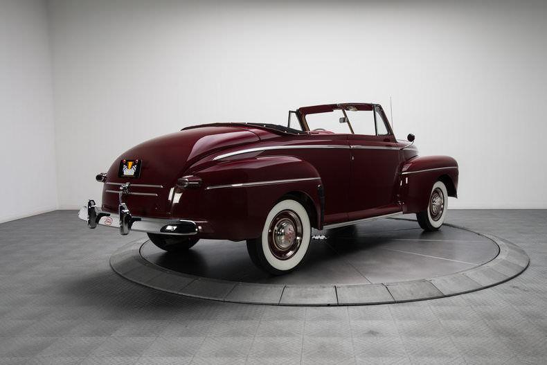 NICE 1946 Ford Convertible
