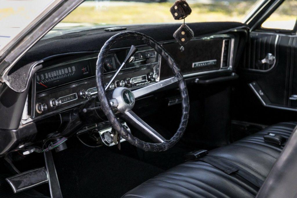 1967 Pontiac Bonneville [Hot car for collector]