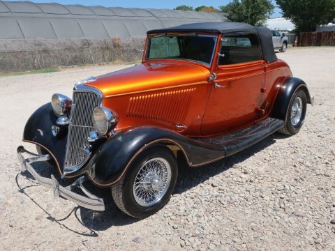 1934 Ford Deluxe Cabriolet for sale